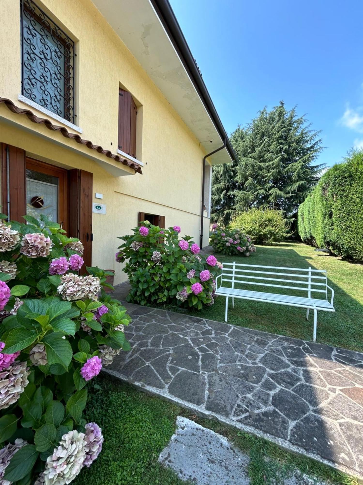 B&B Relief Possagno 外观 照片